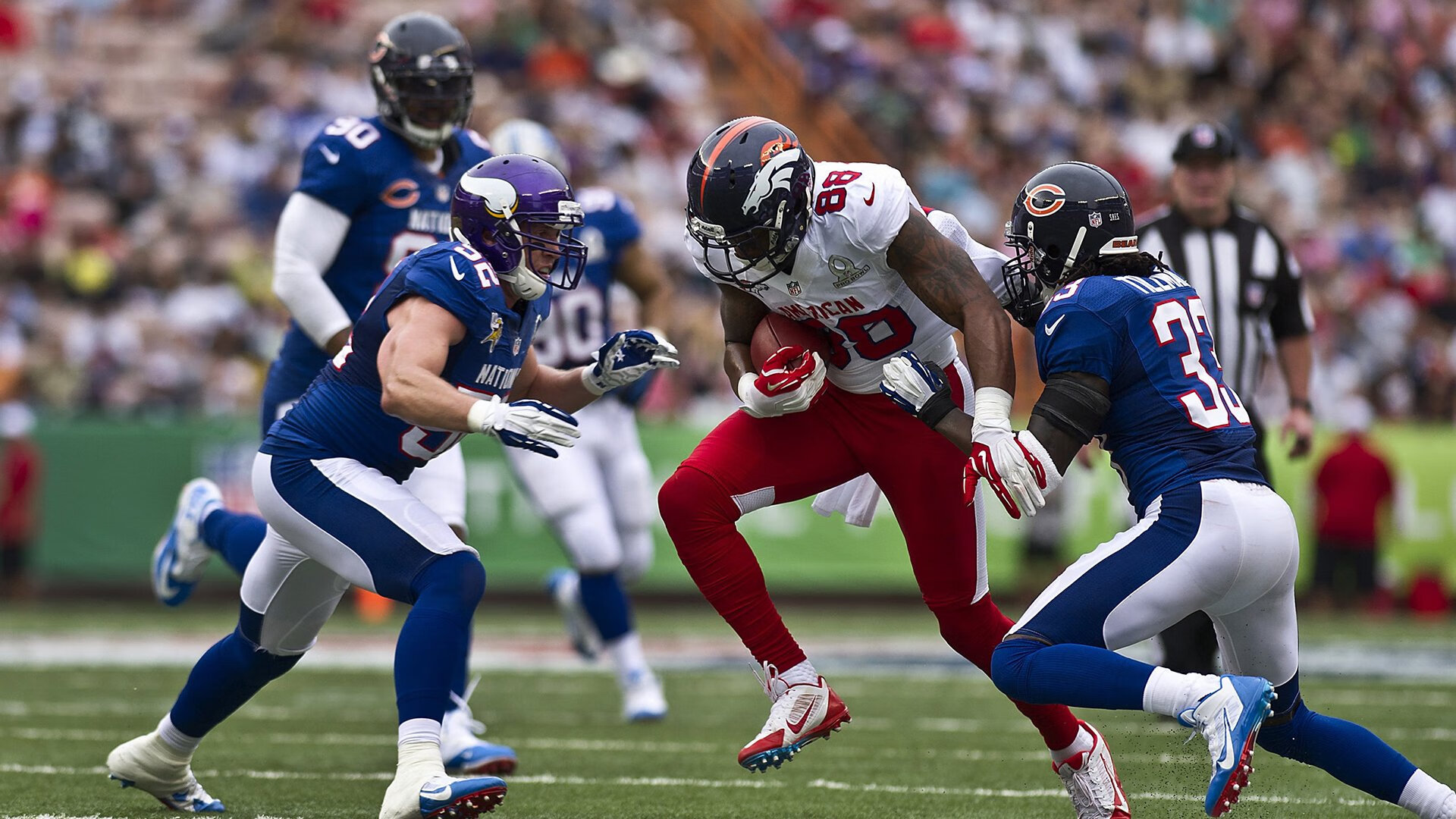 AYX体育官网-球迷比赛日疯狂助威，现场氛围火爆，球迷助威视频