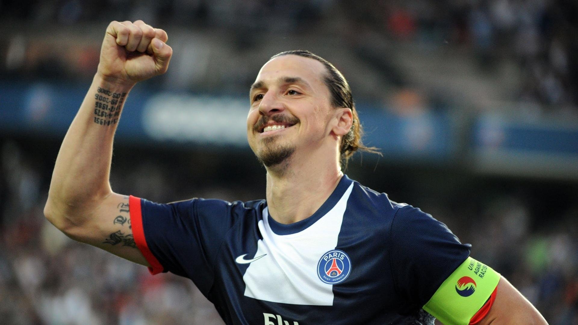 赛场边的故事：教练的战术调整带来奇迹，赛场上的教练